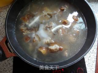 #trust之美# Braised Pig's Feet with Lotus Root recipe