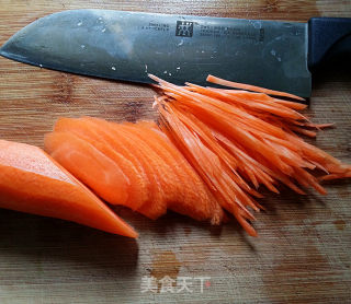 Stir-fried Carrots with Green Garlic recipe