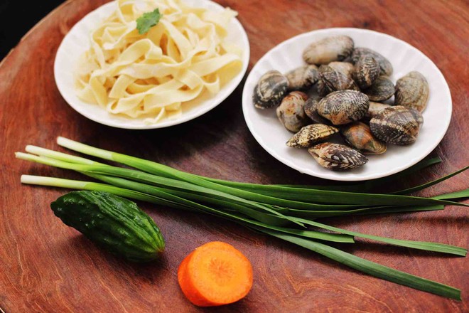 Clam and Vegetable Noodles recipe
