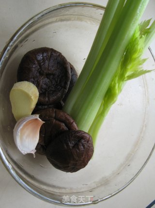 Braised Chicken Mixed with Mushrooms in Oyster Sauce recipe