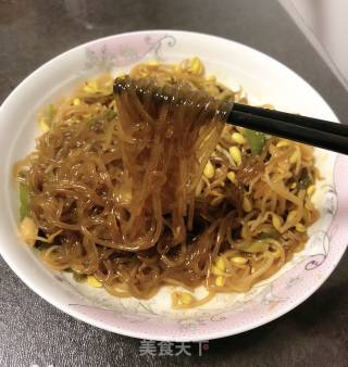 Simple Fried Noodles with Bean Sprouts recipe