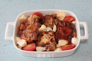 Double Flavored 【garlic Herb Roasted Oxtail】 recipe