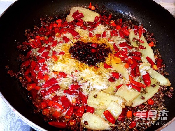 Poached Fish with Fresh Peppers in Low Oil Version (with Fish Fillet Method) recipe