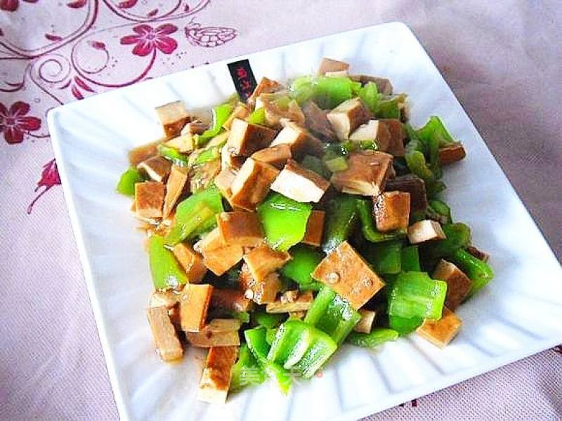 Stir-fried Dried Tofu with Green Peppers recipe