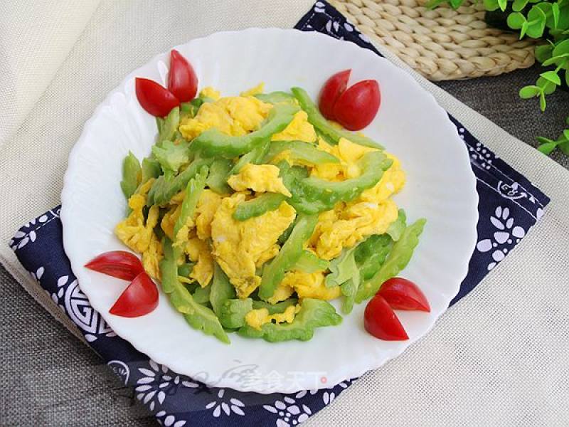 Bitter Gourd Fried Duck Eggs recipe