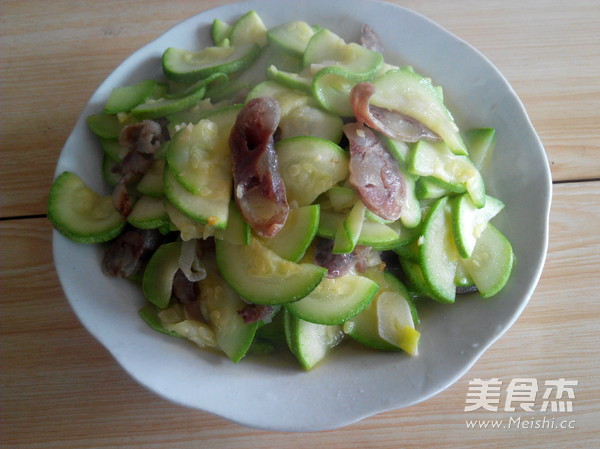 Fried Zucchini with Dried Intestines recipe