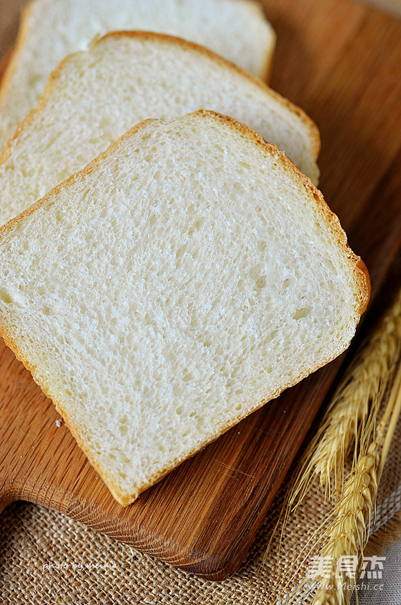 Fresh Milk Protein Toast + Salmon Toast Box recipe