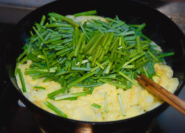 Scrambled Eggs with Garlic recipe