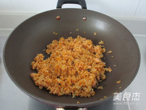 Pumpkin Puree Salmon Fried Rice recipe