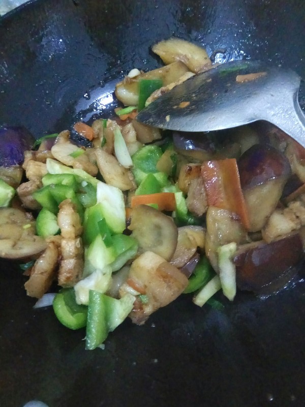 Stir-fried Pork Belly with Vegetarian Eggplant and Green Pepper recipe