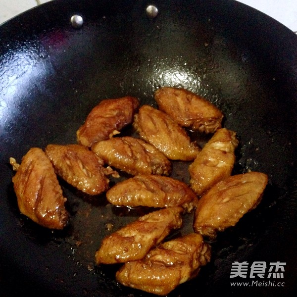 Braised Chicken Wings in Soy Sauce recipe