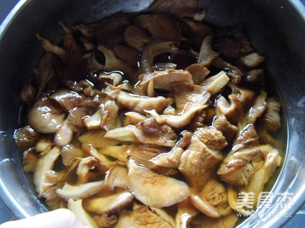 Yuan Mushroom Stewed Chicken Soup recipe