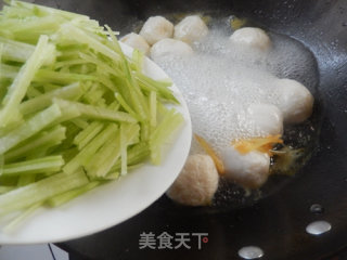 Shredded Green Carrot Fish Ball Soup recipe