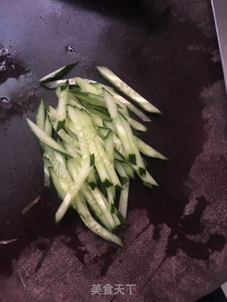 Stir-fried Beef with Carrots and Cucumber recipe