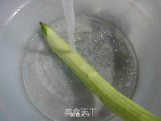 Salty Lean Pork Loofah Tofu Soup recipe