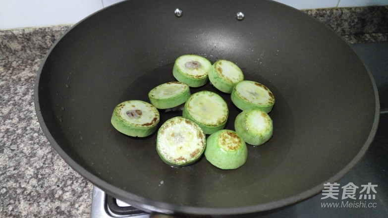 Zucchini Stuffed with Meat recipe