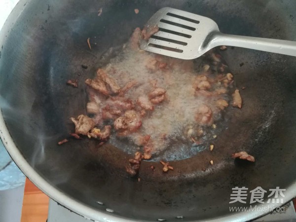 Braised Noodles with Soy Sprouts recipe