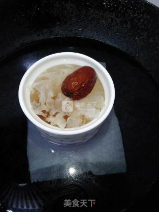 Peach Gum Tremella and Lotus Seed Soup (stewed in Water) recipe