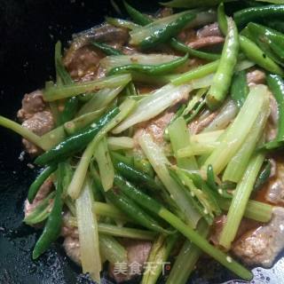 Stir-fried Pork Liver with Celery recipe