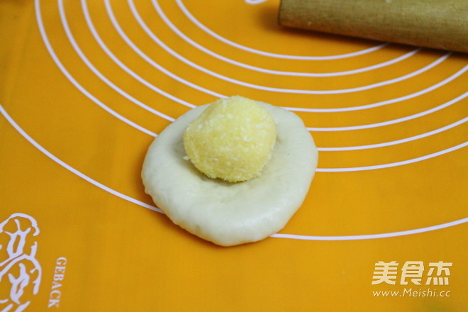 Coconut Flower Bun recipe
