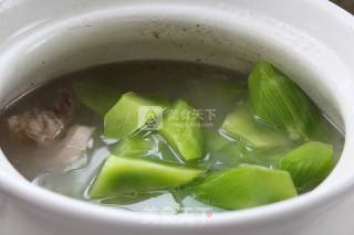 Lotus Root Lettuce Spare Rib Soup recipe