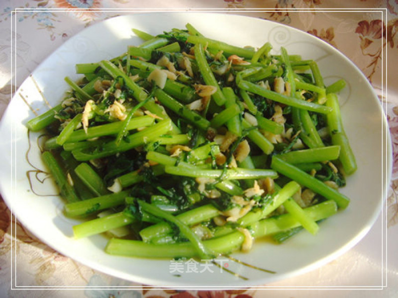 Stir-fried Chrysanthemum with Dried Shrimp Skins. recipe