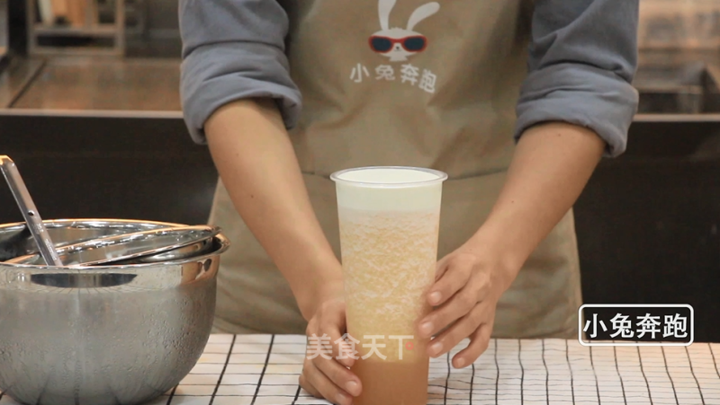 The Practice of Hi Tea Cheese Cantaloupe-bunny Running Milk Tea Tutorial recipe