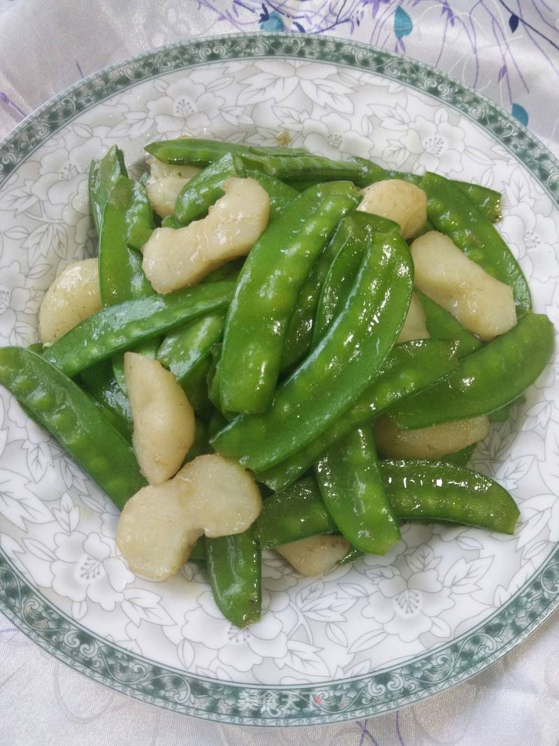 Stir-fried Water Chestnuts with Snow Pea recipe