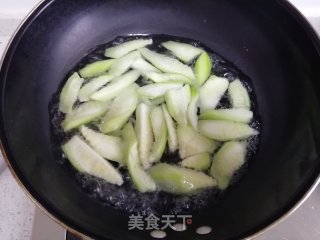 Sesame Oil and Loofah Soup recipe