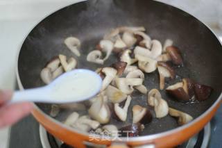 3-minute Quick Stir-fry to Prevent Spring Flu——【double Mushroom in Oil and Vinegar】 recipe