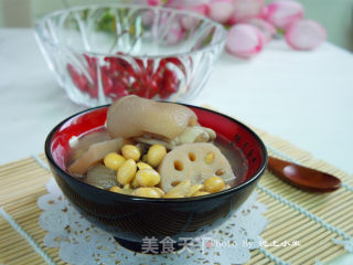 [soybean, Lotus Root and Trotters Soup] recipe