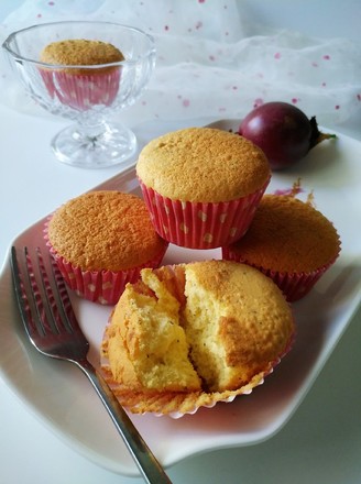 Passion Fruit Honey Cupcakes