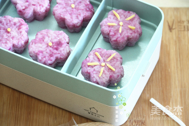 Sakura-shaped Sushi Rice Ball recipe