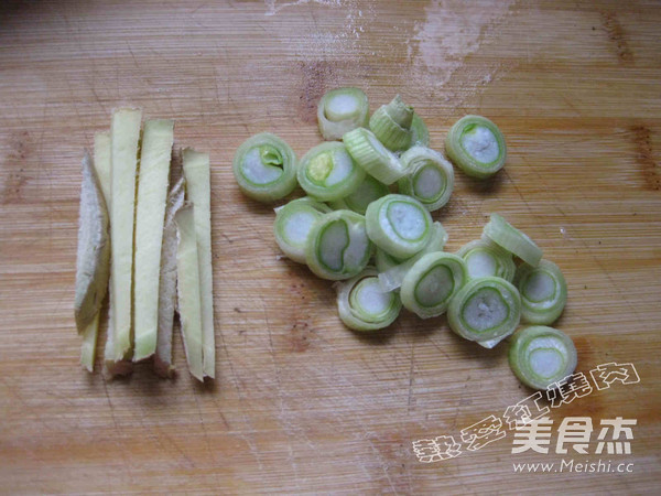 Pleurotus Eryngii and Fungus Fried Peas recipe