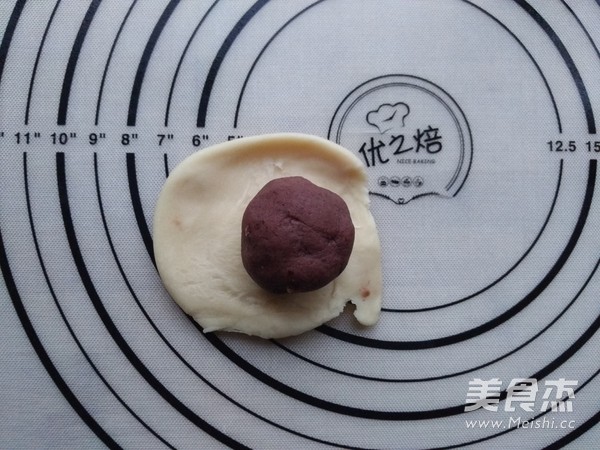 Bean Paste Sunflower Cake recipe