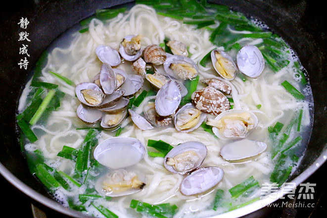 Clam and Leek Noodle Soup recipe