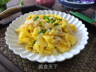 Scrambled Eggs with Onions recipe