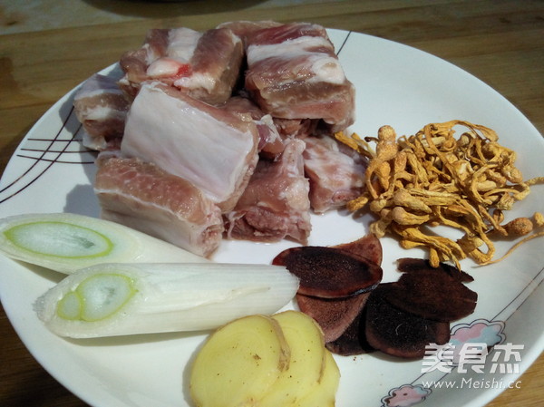 Stewed Cordyceps with Deer Antler Ribs recipe