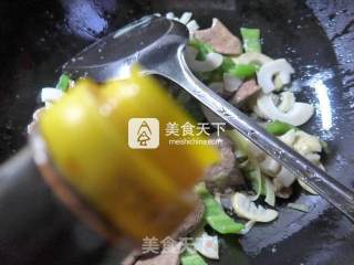 Stir-fried Pork Liver with Hot Pepper and Lei Sun recipe