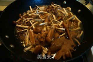 Hen Stewed Mushrooms recipe