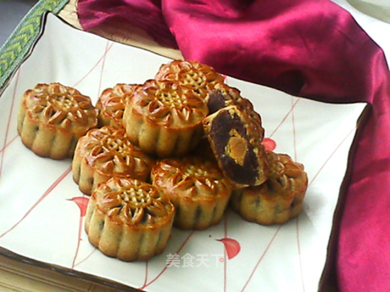 Bean Paste and Egg Yolk Mooncakes recipe