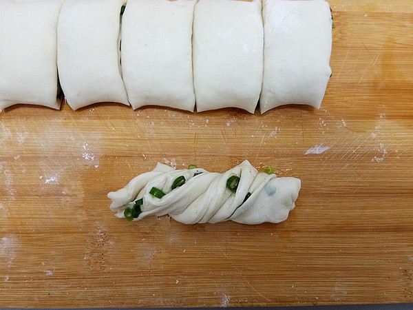 Crispy Scallion Rolls recipe