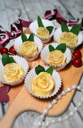 Roasted Apple Rosette Roll recipe