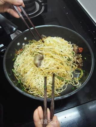 Braised Noodles with Dry Braised Pork Ribs recipe