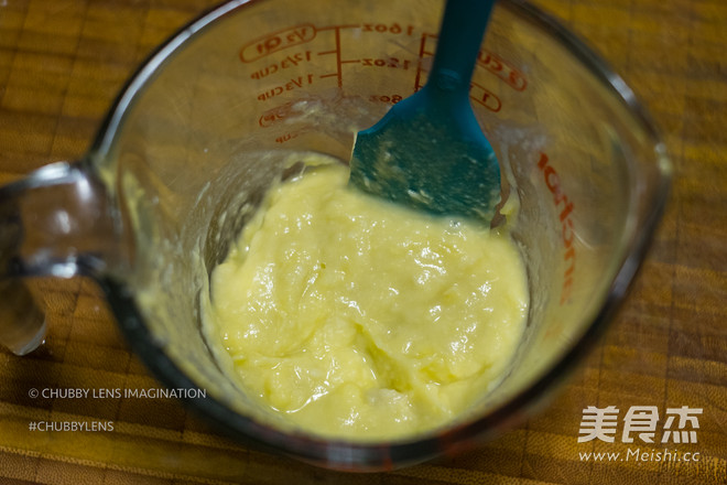 Thai Durian Mousse Cake (8 Inches) recipe