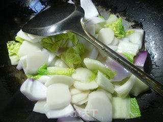 Stir-fried Rice Cake with Onion and Cabbage recipe