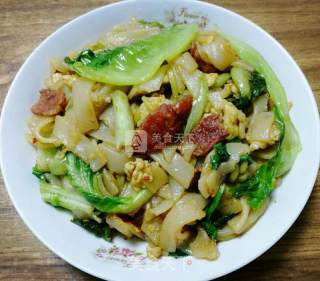Fried Hor Fun with Red Intestine and Egg recipe