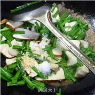 Stir-fried Leek and White Ling Mushroom recipe