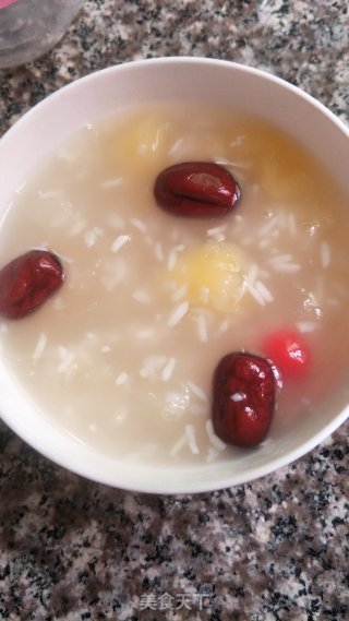 Rice Wine Tremella Red Date Congee recipe