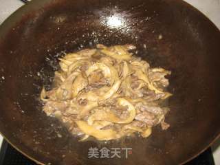 Stir-fried Pork with Fresh Mushrooms recipe